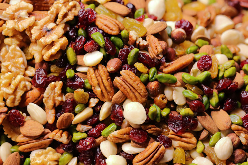 Los frutos secos y las semillas contienen proteínas y aminoácidos esenciales.