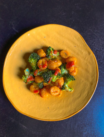 Gnocchi de calabaza y brócoli