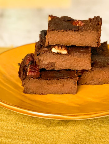 Brownie vegano de boniato, avena y dátiles.