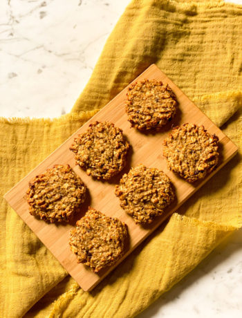 Receta de galletas de avena, plátano y chocolate.